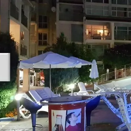 Beautiful Penthouse דירה